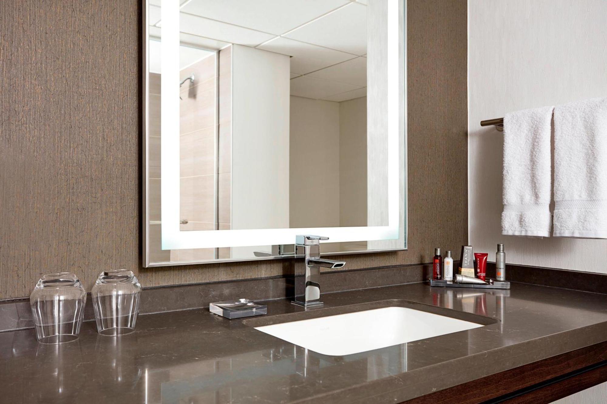 Bethesda Marriott Hotel Bagian luar foto